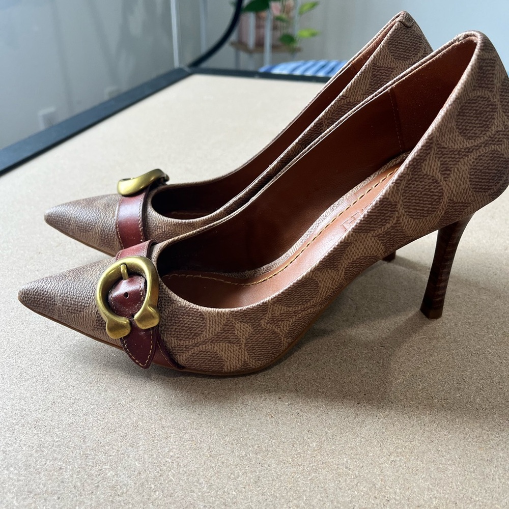 COACH Waverly Signature Buckle Pumps in the Tan/Rust colorway